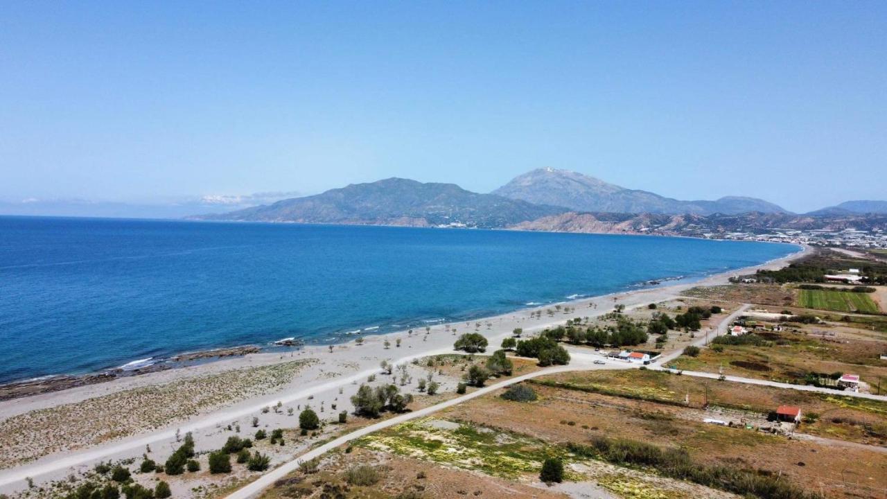 Villa Pnoe Seaside Kalamaki  Dış mekan fotoğraf