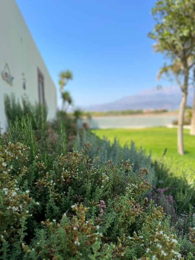 Villa Pnoe Seaside Kalamaki  Dış mekan fotoğraf